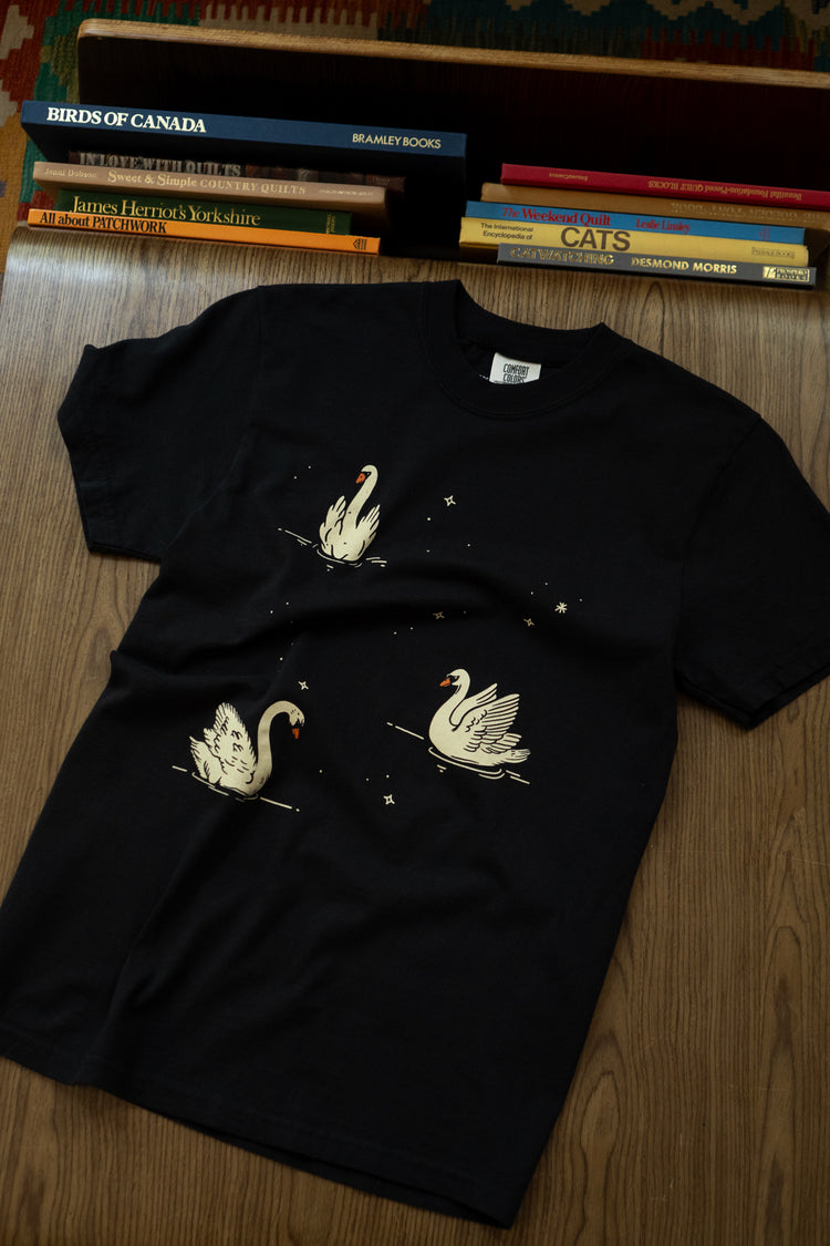 T-Shirt 'Night Swans' | Noir