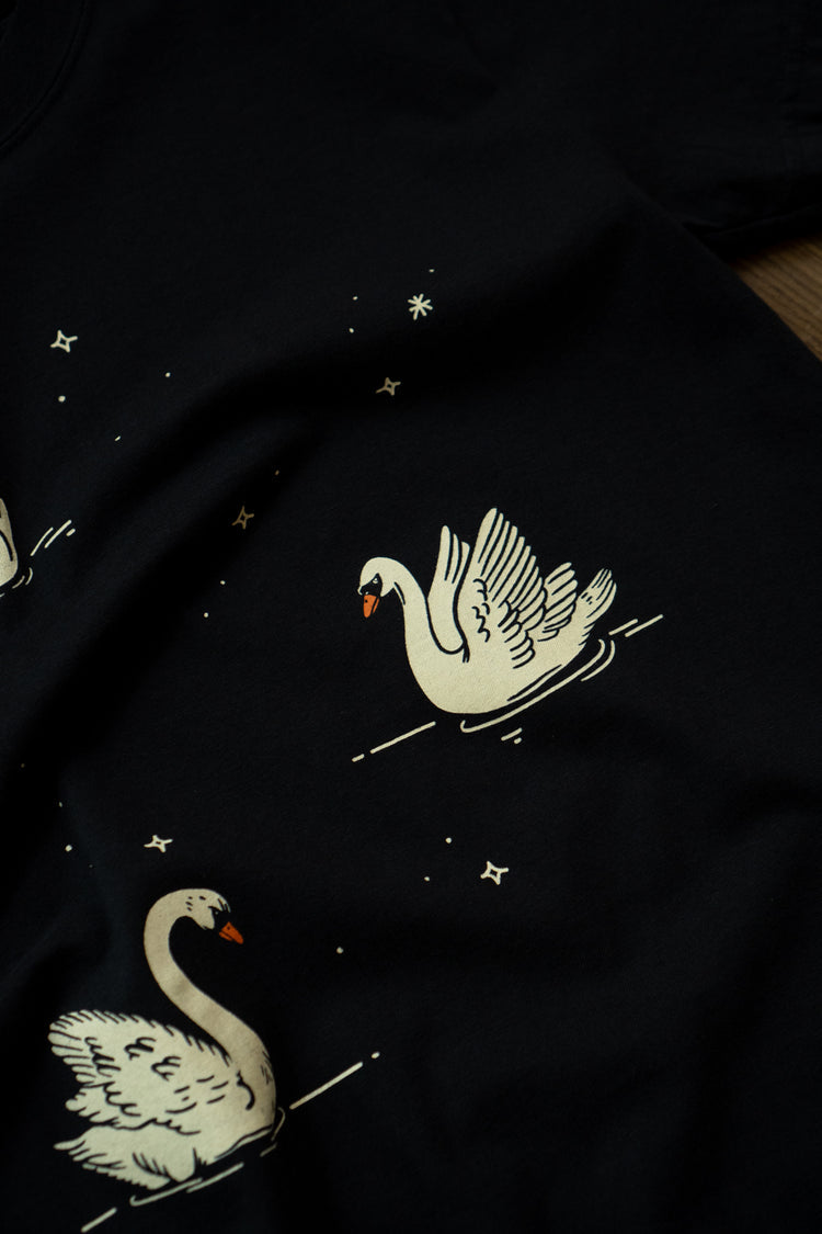 T-Shirt 'Night Swans' | Noir