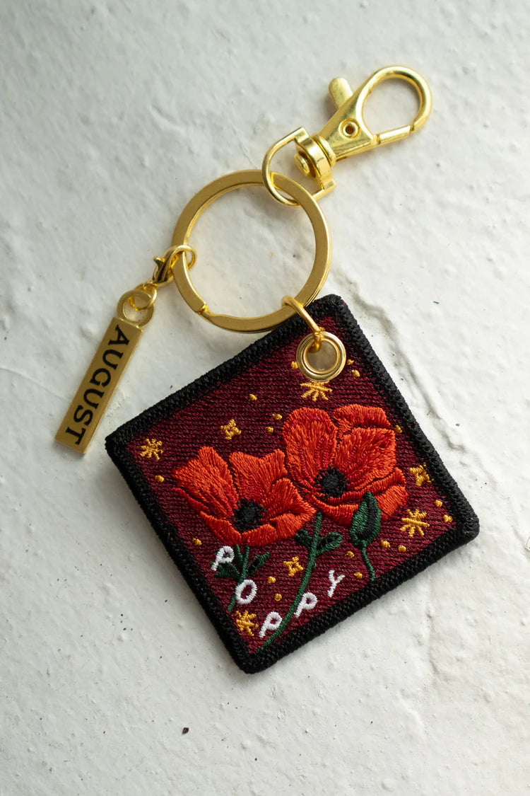 'Poppy' - Porte-Clés Brodé avec fleur de naissance d'août